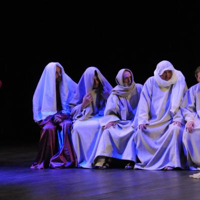 19 mai: Bacău: Piesa de teatru "Patimile, răstignirea şi învierea Domnului"