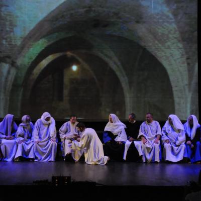 19 mai: Bacău: Piesa de teatru "Patimile, răstignirea şi învierea Domnului"