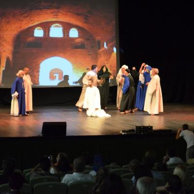 19 mai: Bacău: Piesa de teatru "Patimile, răstignirea şi învierea Domnului"