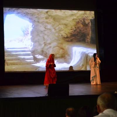 19 mai: Bacău: Piesa de teatru "Patimile, răstignirea şi învierea Domnului"