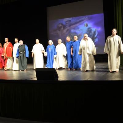 19 mai: Bacău: Piesa de teatru "Patimile, răstignirea şi învierea Domnului"