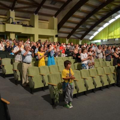 19 mai: Bacău: Piesa de teatru "Patimile, răstignirea şi învierea Domnului"