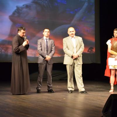 19 mai: Bacău: Piesa de teatru "Patimile, răstignirea şi învierea Domnului"