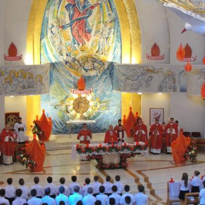 19 mai: Iaşi: Administrarea Mirului în Parohia Iaşi "Adormirea Maicii Domnului"