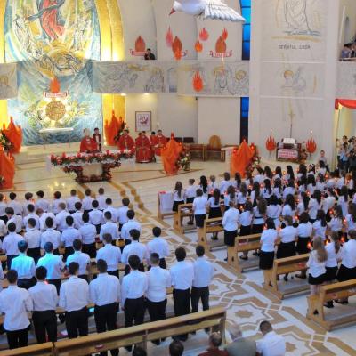 19 mai: Iaşi: Administrarea Mirului în Parohia Iaşi "Adormirea Maicii Domnului"