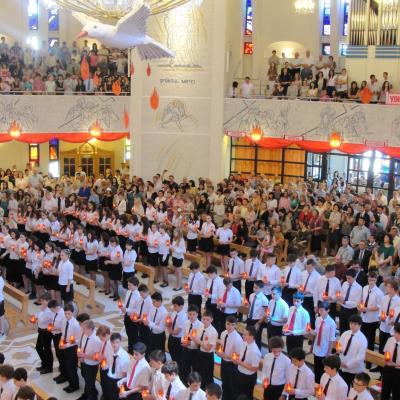 19 mai: Iaşi: Administrarea Mirului în Parohia Iaşi "Adormirea Maicii Domnului"