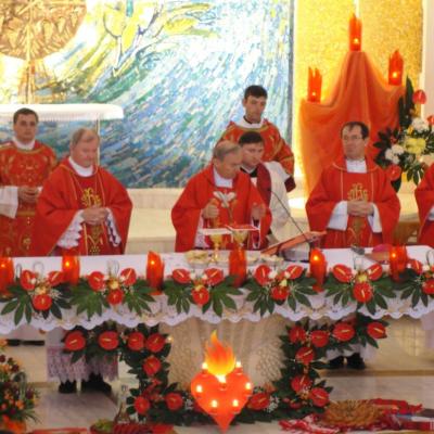 19 mai: Iaşi: Administrarea Mirului în Parohia Iaşi "Adormirea Maicii Domnului"