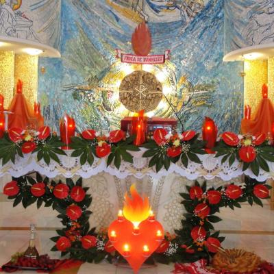 19 mai: Iaşi: Administrarea Mirului în Parohia Iaşi "Adormirea Maicii Domnului"