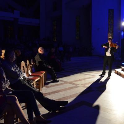 23 mai: Bacău: Concert Stradivarius în biserica "Sfinţii Petru şi Paul"