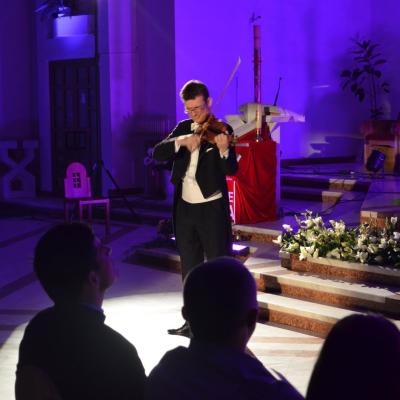 23 mai: Bacău: Concert Stradivarius în biserica "Sfinţii Petru şi Paul"