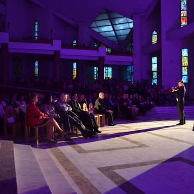 23 mai: Bacău: Concert Stradivarius în biserica "Sfinţii Petru şi Paul"