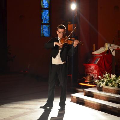 23 mai: Bacău: Concert Stradivarius în biserica "Sfinţii Petru şi Paul"