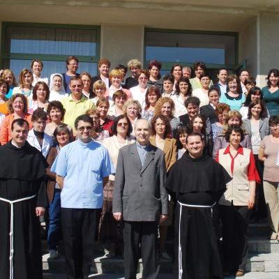 25 mai: Traian (NT): Simpozionul naţional "La şcoala credinţei: familia înrădăcinată în credinţă"