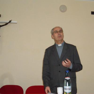 25 mai: Traian (NT): Simpozionul naţional "La şcoala credinţei: familia înrădăcinată în credinţă"