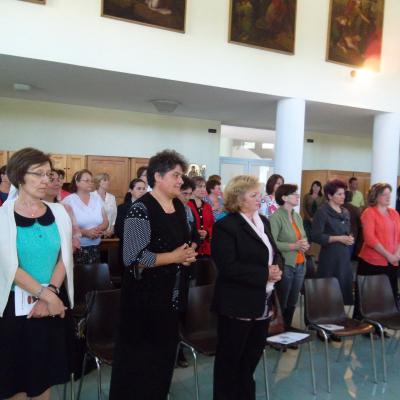 25 mai: Traian (NT): Simpozionul naţional "La şcoala credinţei: familia înrădăcinată în credinţă"