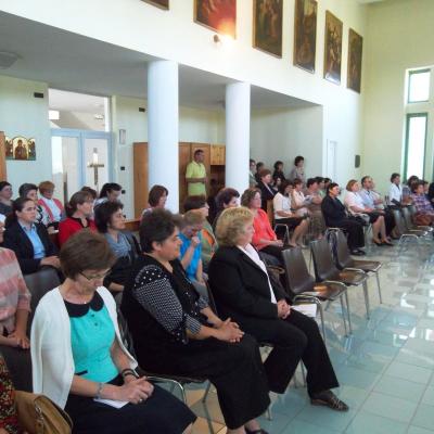 25 mai: Traian (NT): Simpozionul naţional "La şcoala credinţei: familia înrădăcinată în credinţă"