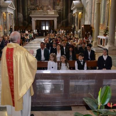 26 mai: Roma: Prima sfântă Împărtăşanie la copiii români