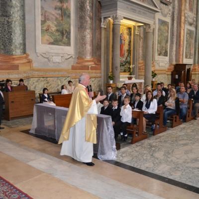 26 mai: Roma: Prima sfântă Împărtăşanie la copiii români