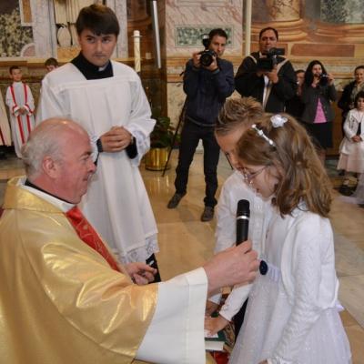 26 mai: Roma: Prima sfântă Împărtăşanie la copiii români