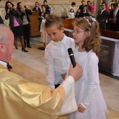 26 mai: Roma: Prima sfântă Împărtăşanie la copiii români