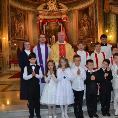 26 mai: Roma: Prima sfântă Împărtăşanie la copiii români
