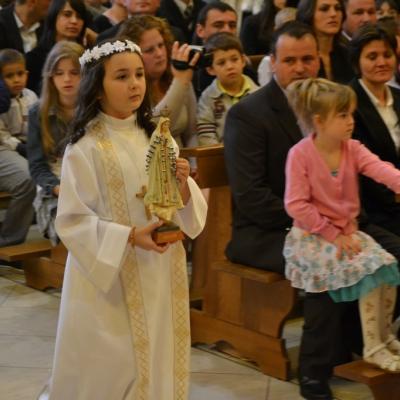 26 mai: Roma: Prima sfântă Împărtăşanie la copiii români