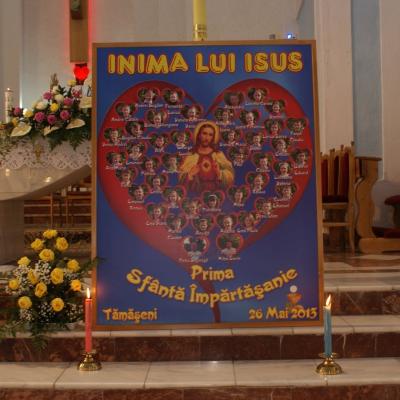 26 mai: Tămăşeni: Prima Sfântă Împărtăşanie şi procesiune