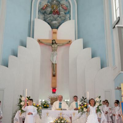 26 mai: Tămăşeni: Prima Sfântă Împărtăşanie şi procesiune