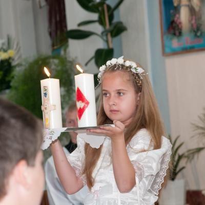 26 mai: Tămăşeni: Prima Sfântă Împărtăşanie şi procesiune