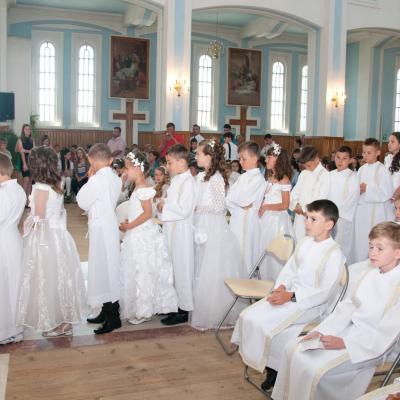 26 mai: Tămăşeni: Prima Sfântă Împărtăşanie şi procesiune