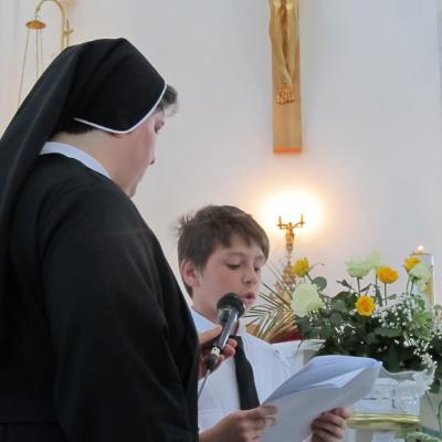 26 mai: Târgu Ocna: Prima sfântă Împărtăşanie