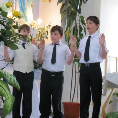 26 mai: Târgu Ocna: Prima sfântă Împărtăşanie