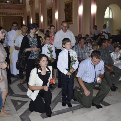 26 mai: Huşi Corni: Prima Sfântă Împărtăşanie