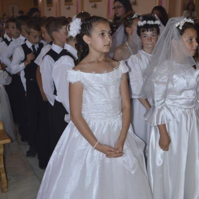 26 mai: Huşi Corni: Prima Sfântă Împărtăşanie