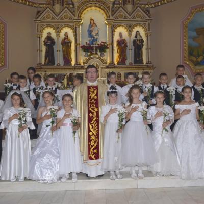 26 mai: Huşi Corni: Prima Sfântă Împărtăşanie