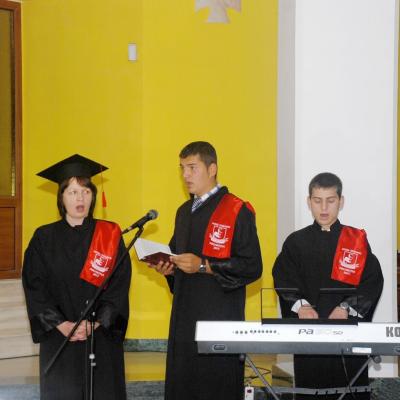 30 mai: Oneşti: Curs festiv la Liceul Teologic "Fericitul Ieremia"