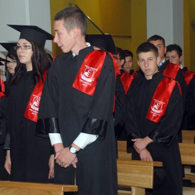 30 mai: Oneşti: Curs festiv la Liceul Teologic "Fericitul Ieremia"