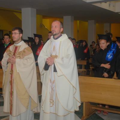 30 mai: Oneşti: Curs festiv la Liceul Teologic "Fericitul Ieremia"