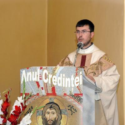 30 mai: Oneşti: Curs festiv la Liceul Teologic "Fericitul Ieremia"