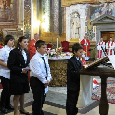 2 iunie: Roma: Conferirea sfântului Mir unor adolescenţi din comunitatea română