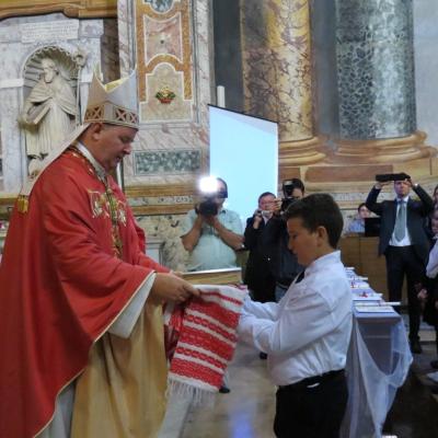 2 iunie: Roma: Conferirea sfântului Mir unor adolescenţi din comunitatea română