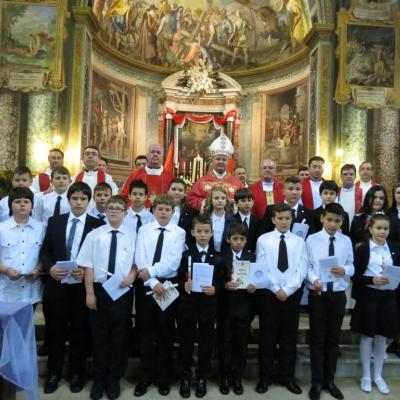 2 iunie: Roma: Conferirea sfântului Mir unor adolescenţi din comunitatea română