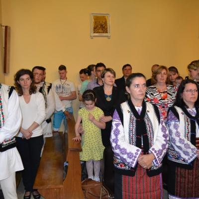 2 iunie: Roma: Conferirea sfântului Mir unor adolescenţi din comunitatea română