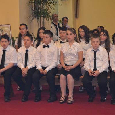 2 iunie: Roma: Conferirea sfântului Mir unor adolescenţi din comunitatea română