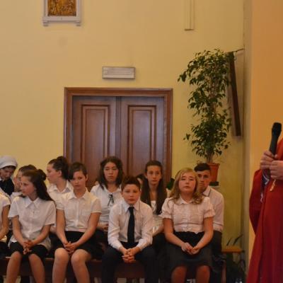 2 iunie: Roma: Conferirea sfântului Mir unor adolescenţi din comunitatea română
