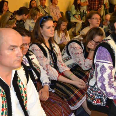 2 iunie: Roma: Conferirea sfântului Mir unor adolescenţi din comunitatea română