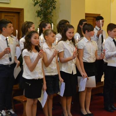 2 iunie: Roma: Conferirea sfântului Mir unor adolescenţi din comunitatea română