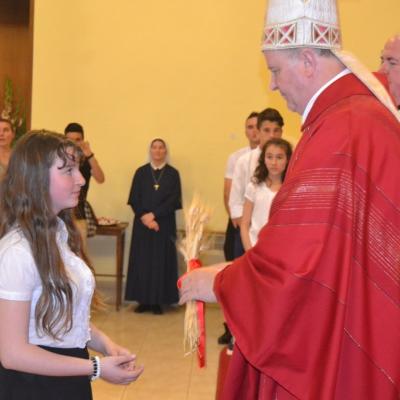 2 iunie: Roma: Conferirea sfântului Mir unor adolescenţi din comunitatea română