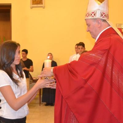 2 iunie: Roma: Conferirea sfântului Mir unor adolescenţi din comunitatea română