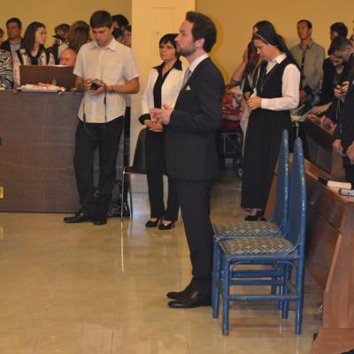 2 iunie: Roma: Conferirea sfântului Mir unor adolescenţi din comunitatea română